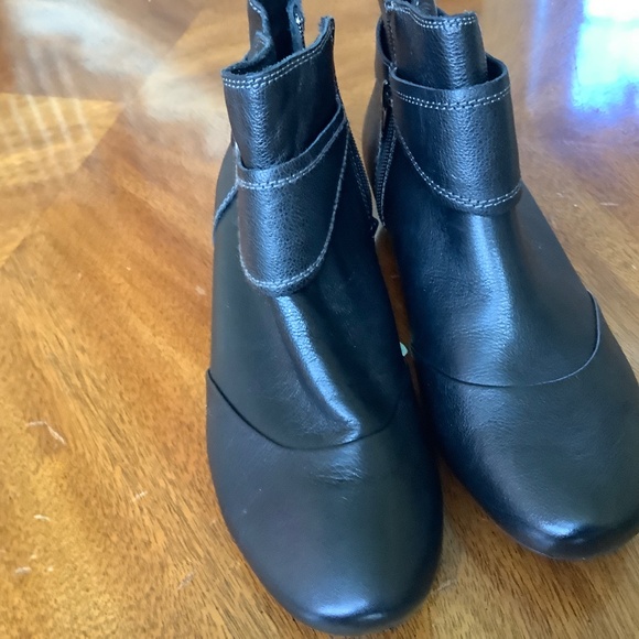 Taos Ankle Boots Black Size 9 NWT - Picture 3 of 12